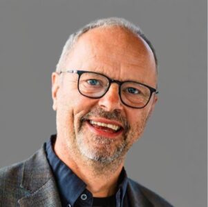Robert Llewellyn